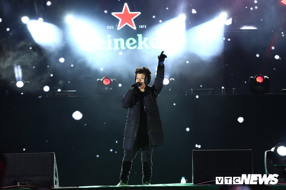 Tien Tien dem den dai tiec Heineken Countdown nhung ca khuc day nghi luc va suc song de don chao nam moi 2019 9