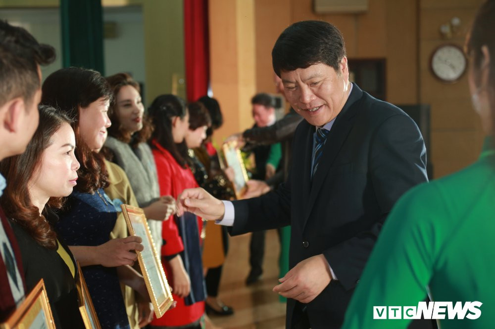 trao giai cac phong giao duc 4