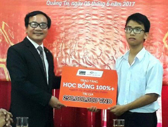 pham-huy-canh-tay-ro-bot 4