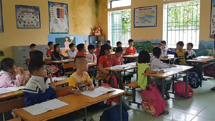 hoc-sinh-tieu-hoc-dong-luong