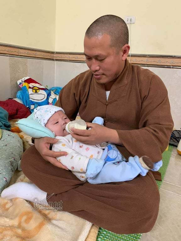 roi-nuoc-mat-chuyen-co-gai-tre-mang-bau-nuong-nau-noi-cua-chua-3 3