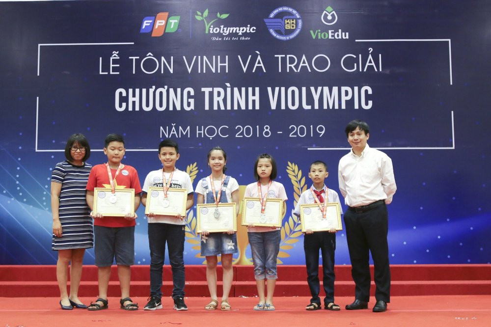 trao-giai-violympic-2 3