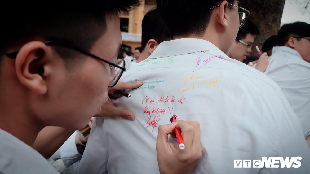 be-giang-thpt-phan-dinh-phung-2019-5 4