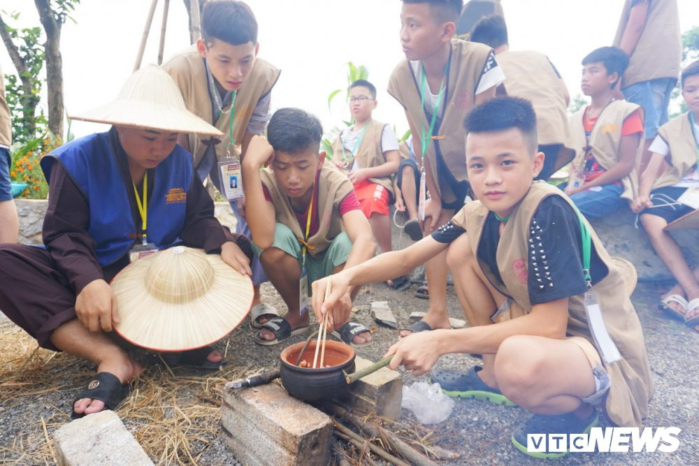 hoc-sinh-loi-ruong-mot-lua-ha-nam-5 4