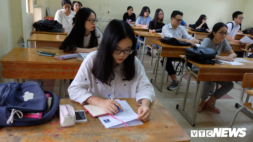 si-tu-lam-thu-tuc-thi-thpt-quoc-gia-2019-12 11