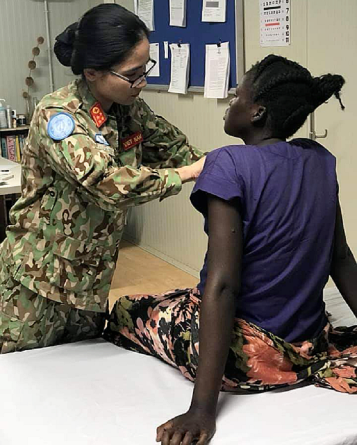 bac-si-benh-vien-da-chien-sudan