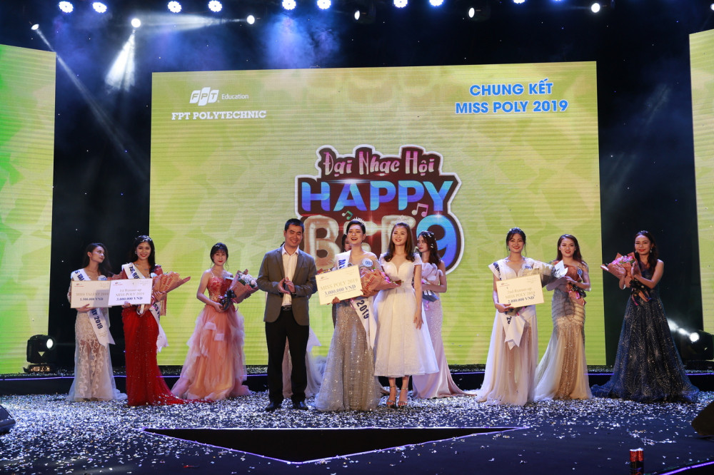 Hoa Khôi cua cuoc thi thuoc ve thi sinh Mi Mi 14