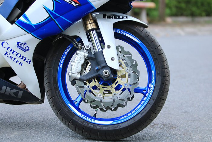 VNF-ngam-huyen-thoai-Suzuki-GRX-R600-hang-hiem0 8