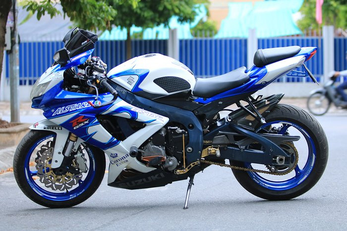 VNF-ngam-huyen-thoai-Suzuki-GRX-R600-hang-hiem2 7