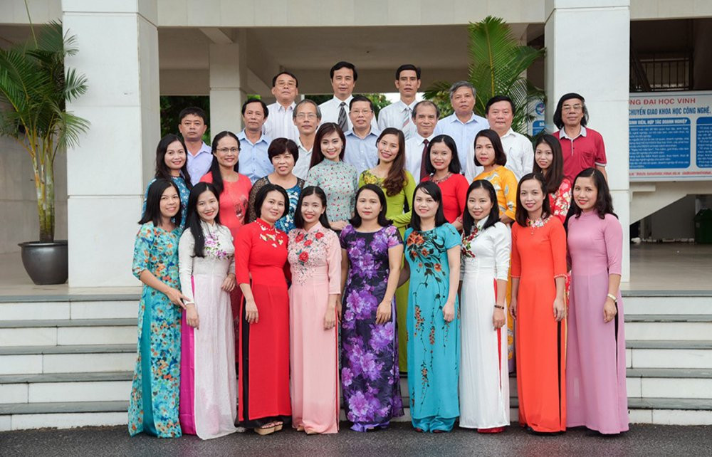 cac-thay-co-khoa-van-nhung-nam-2017