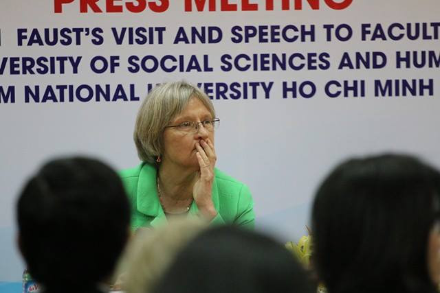 hiệu trưởng trường đại học havard đến việt nam