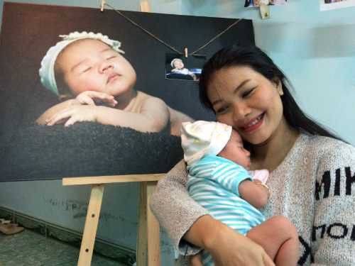 Kiều Trinh và con gái thứ ba. 