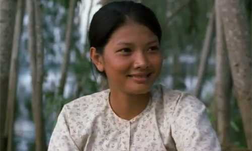 Diễn viên Kiều Trinh sinh năm 1976 tại Bình Phước. 