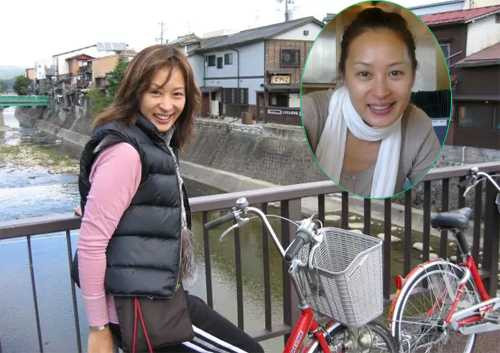 Lê Mỹ Nhàn kết hôn năm 2005 cùng một doanh nhân giàu có. Cô năm nay tròn 50 tuổi.