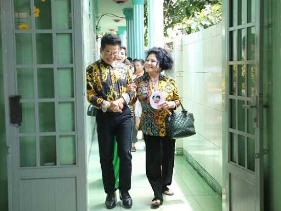 MC Thanh Bạch, Thuý Nga, đám cưới, từ thiện