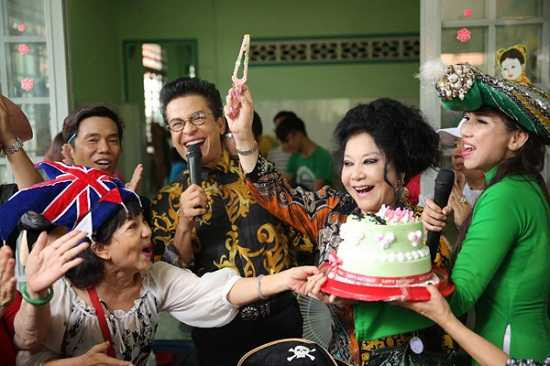 MC Thanh Bạch, Thuý Nga, đám cưới, từ thiện