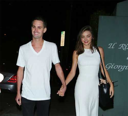 Miranda Kerr nhận lời cầu hôn tỷ phú trẻ nhất thế giới - 3