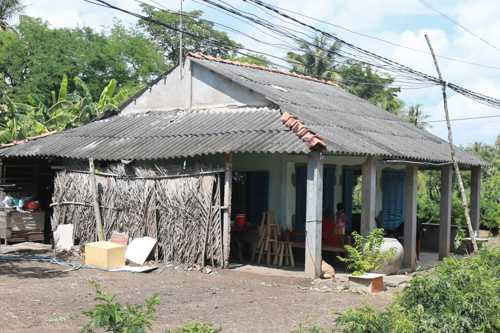 Nhà đơn sơ ở quê của Hồ Văn Cường - 3