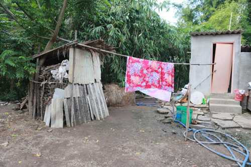 Nhà đơn sơ ở quê của Hồ Văn Cường - 8