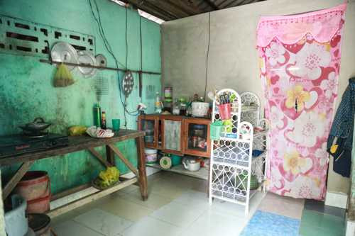 Nhà đơn sơ ở quê của Hồ Văn Cường - 11