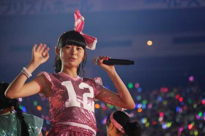 Ca si 14 tuoi bi che trach vi ho henh tren san khau hinh anh 3