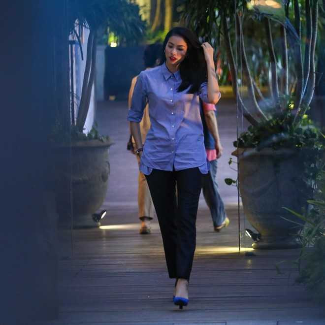 Pham Huong di hat karaoke de giai toa stress o The Face hinh anh 3