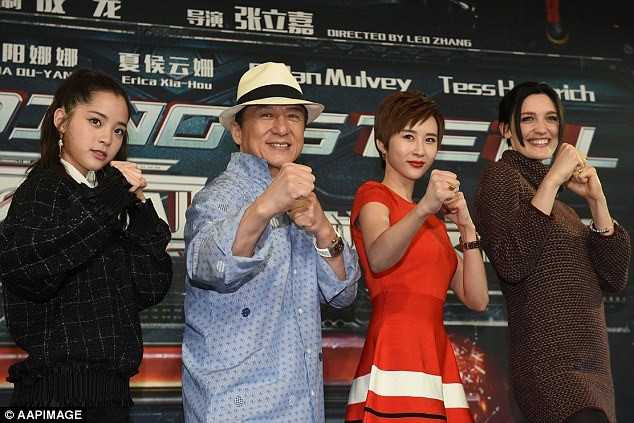 E-kip phim Thanh Long bi phat tan canh thac loan tren thuyen hinh anh 3