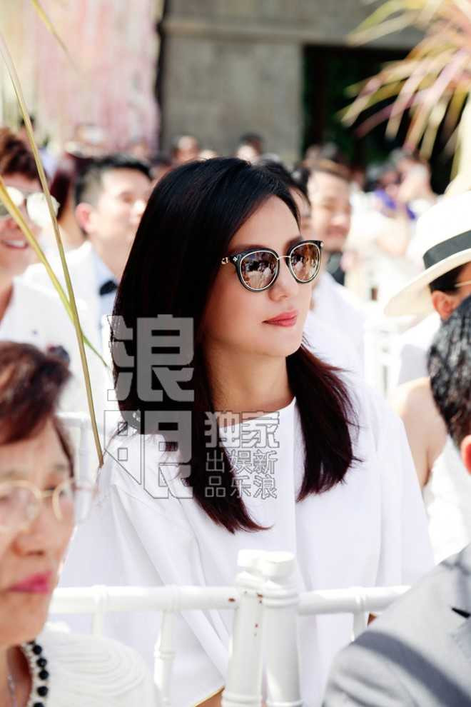 'Ban, thu' trong showbiz Hoa ngu tai dam cuoi Lam Tam Nhu hinh anh 1