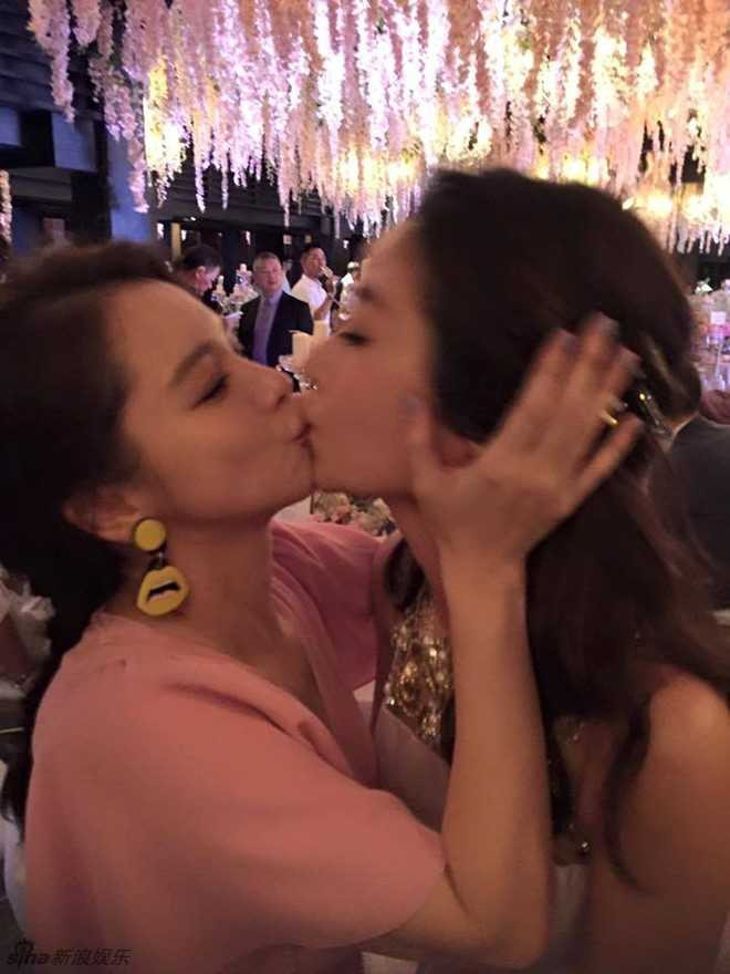 'Ban, thu' trong showbiz Hoa ngu tai dam cuoi Lam Tam Nhu hinh anh 12