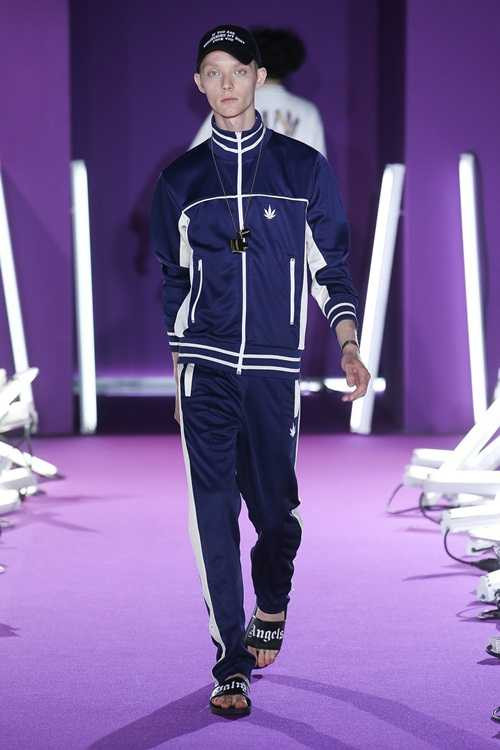 Quần áo in tư thế sex của nhà thiết kế Italy