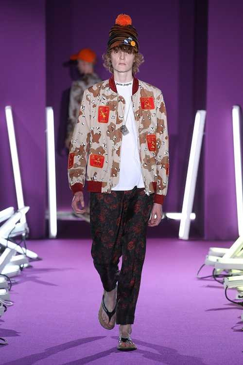 Quần áo in tư thế sex của nhà thiết kế Italy