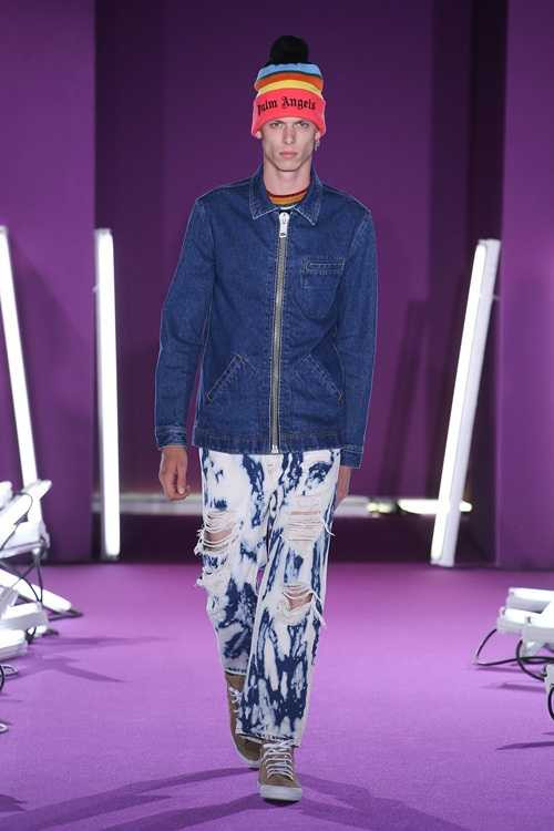 Quần áo in tư thế sex của nhà thiết kế Italy