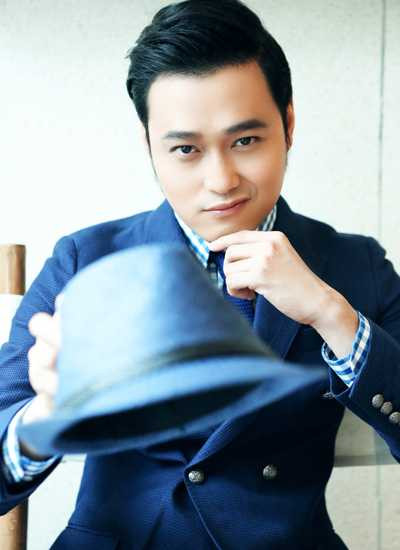 Ca sĩ Quang Vinh đi hát trở lại sau ba năm vắng bóng.