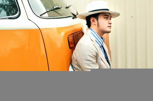 Sở thích chụp ảnh, du lịch tạo cảm hứng cho nam ca sĩ trong cuộc sống.