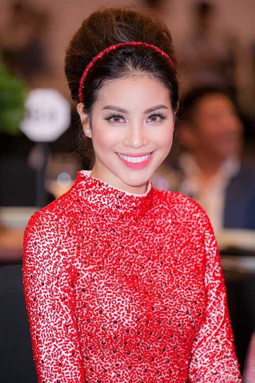 pham huong dinh nghi an mac vay nhai - 3