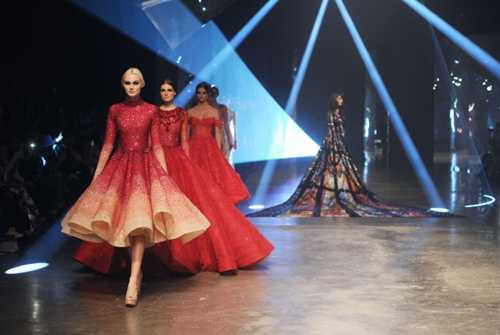 pham huong dinh nghi an mac vay nhai - 6