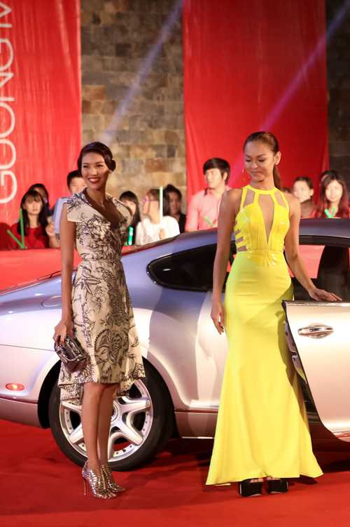 Cách chấm điểm thiếu sự thuyết phục và gây những bàn cãi về sự không công bằng cho team Lan Khuê cũng giúp Mai Ngô nhận được sự quan tâm và yêu mến nhiều hơn của khán giả yêu thích chương trình.