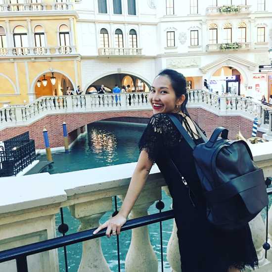 Las Vegas có nhiều khách sạn nổi tiếng về kiến trúc nên nữ diễn viên cũng tranh thủ đi thăm quan. 