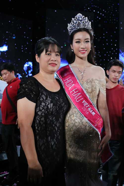 Mẹ tân hoa hậu: “Không đầu tư nhiều cho Mỹ Linh đi thi” - 1