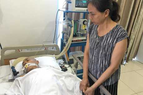 Vo nghe si Han Van Tinh nam chat tay chong dang nguy kich - Anh 1