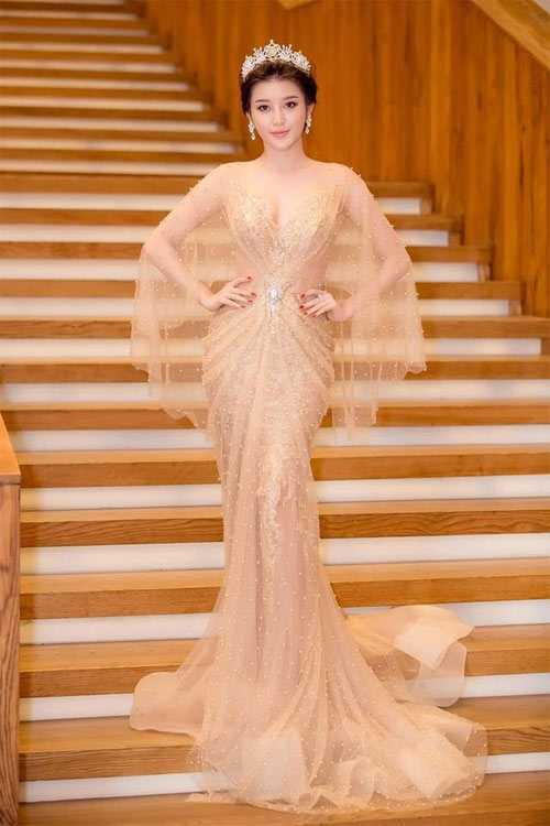 Thổn thức vì bộ sưu tập váy mỏng như sương của Huyền My - 15