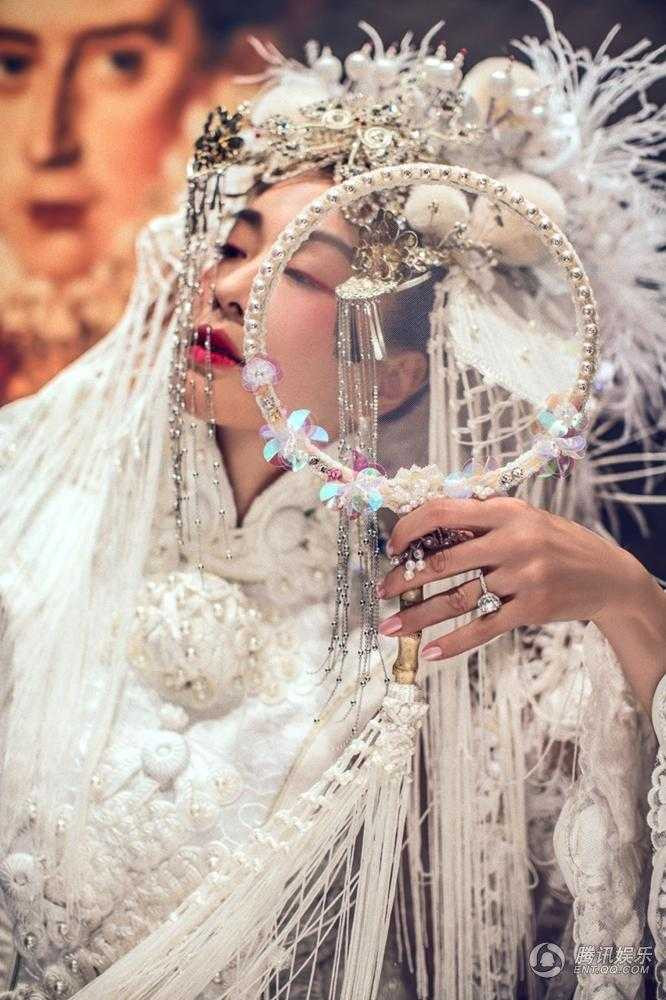 Ảnh cưới đẹp lạ của 