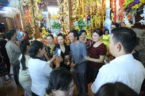 Hoài Linh gầy nhom tự tay lau dọn nhà Tổ gây xúc động - 6