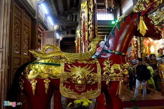 Toan canh nha tho To cua Hoai Linh o Sai Gon hinh anh 13