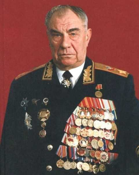 Bắt giữ Nguyên soái Dmitry Timopheyevich Yazov vì tội phản quốc nhưng không ai chứng minh được ông mắc tội này.