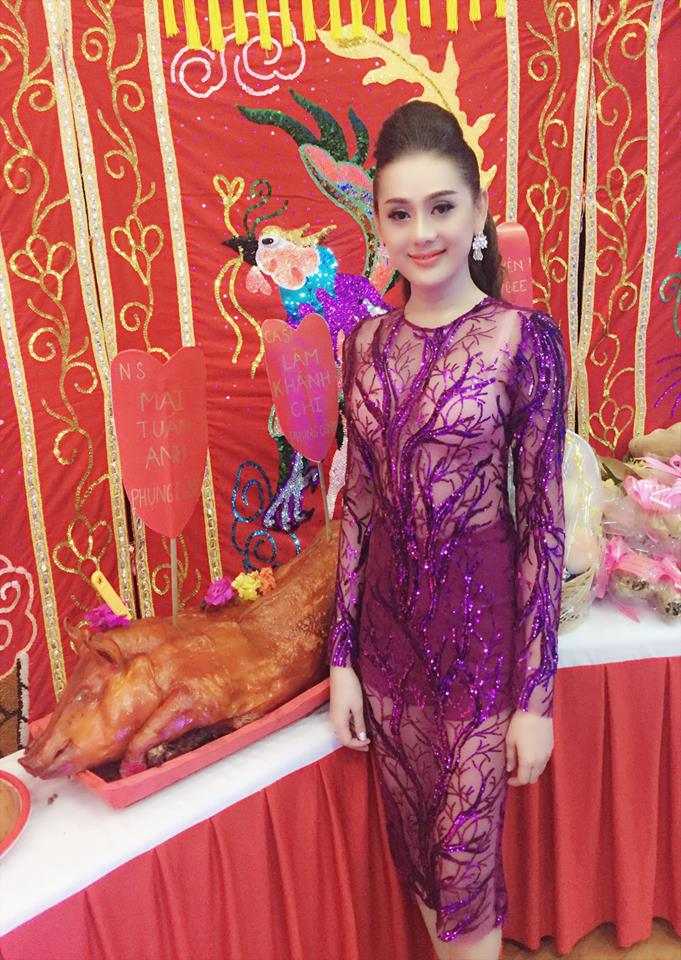 Lâm Chi Khanh mặc xuyên thấu lộ nội y đi cúng Tổ nghề - 2
