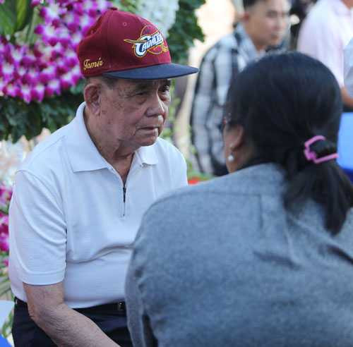 Người bố 95 tuổi thẫn thờ nhìn di ảnh Minh Thuận - 5