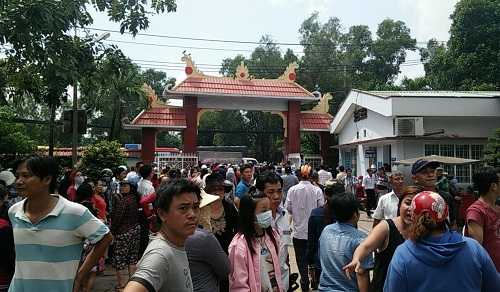 Bất ngờ cả nghìn người xuống đường tiễn biệt Minh Thuận - 16