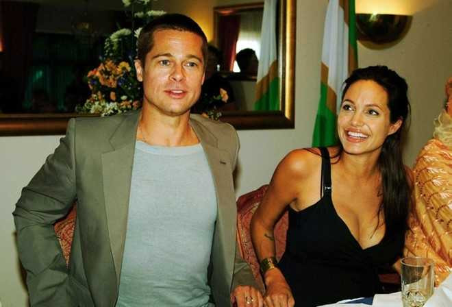 Angelina Jolie - Brad Pitt: 12 nam thien tinh su Hollywood hinh anh 9