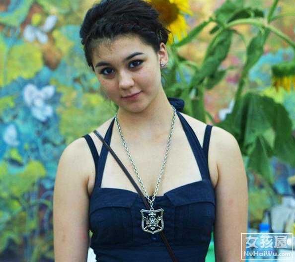 Ngất ngây vẻ đẹp như ánh trăng của con gái 